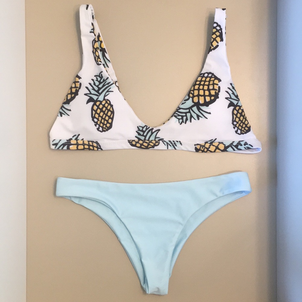 Pineapple print bikini set!